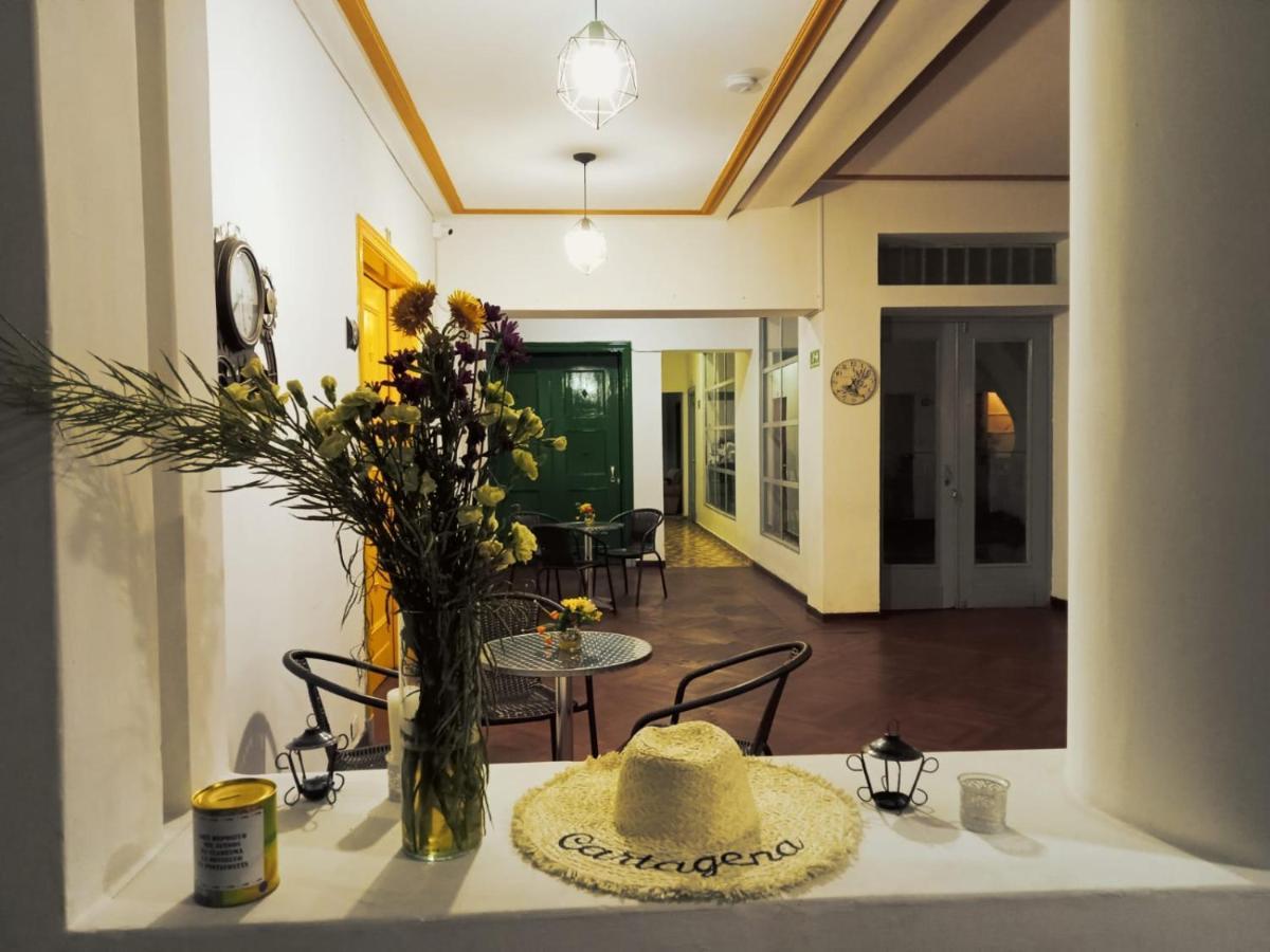 Hotel Jerusalen Prado Μεντεγίν Εξωτερικό φωτογραφία
